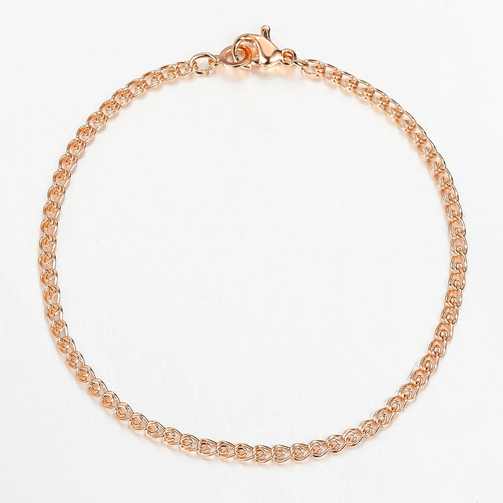 Delicate gold bracelet for women - elegant, classic and suitable for any look.